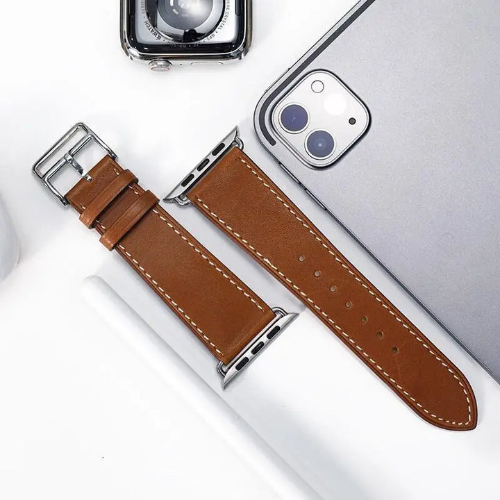 Genuine leather Apple Watch strap – Stylish and durable bracelet design.
