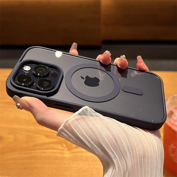 Transparent MagSafe case for iPhone 15
